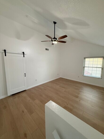 Building Photo - 602 N May