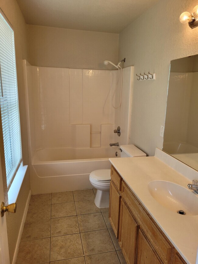 Building Photo - 4604 Acorn Creek Trail
