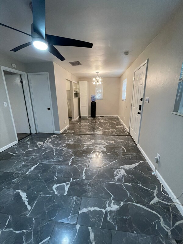 Building Photo - 7901 Camargo Rd