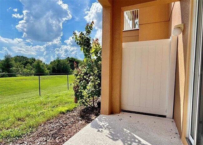 Building Photo - 1720 Retreat View Cir