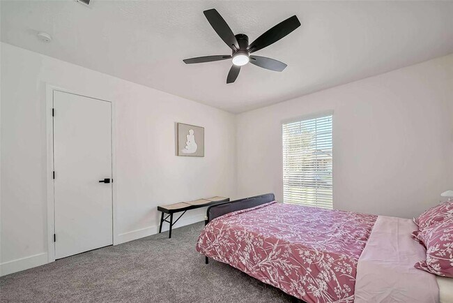 Building Photo - 13902 Wickersham Ln