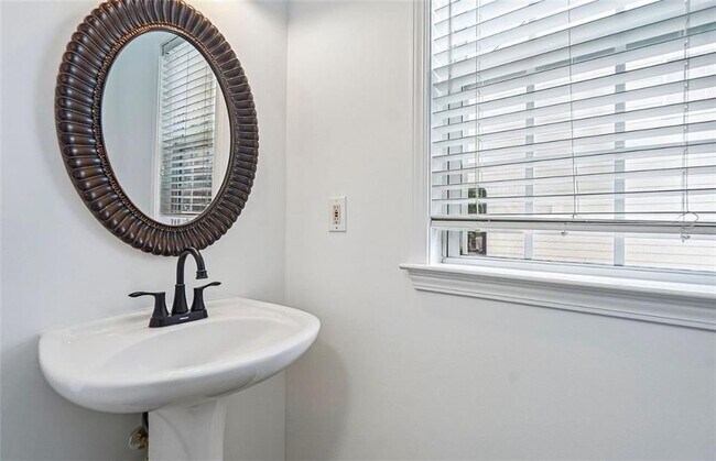 Building Photo - 5157 Wellisford Ct NW