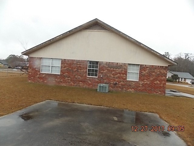 Building Photo - Home For Rent