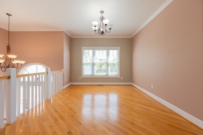 Building Photo - 1701 Stratford View Dr