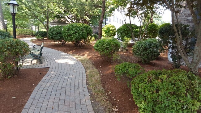 Building Photo - 24 Forge Pond