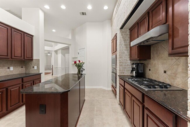 Building Photo - 2600 Lost Mine Tr