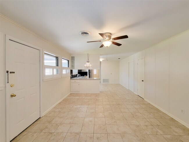 Building Photo - 4602 Redstart St