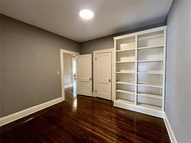 Building Photo - 1401 E Powhatan Ave