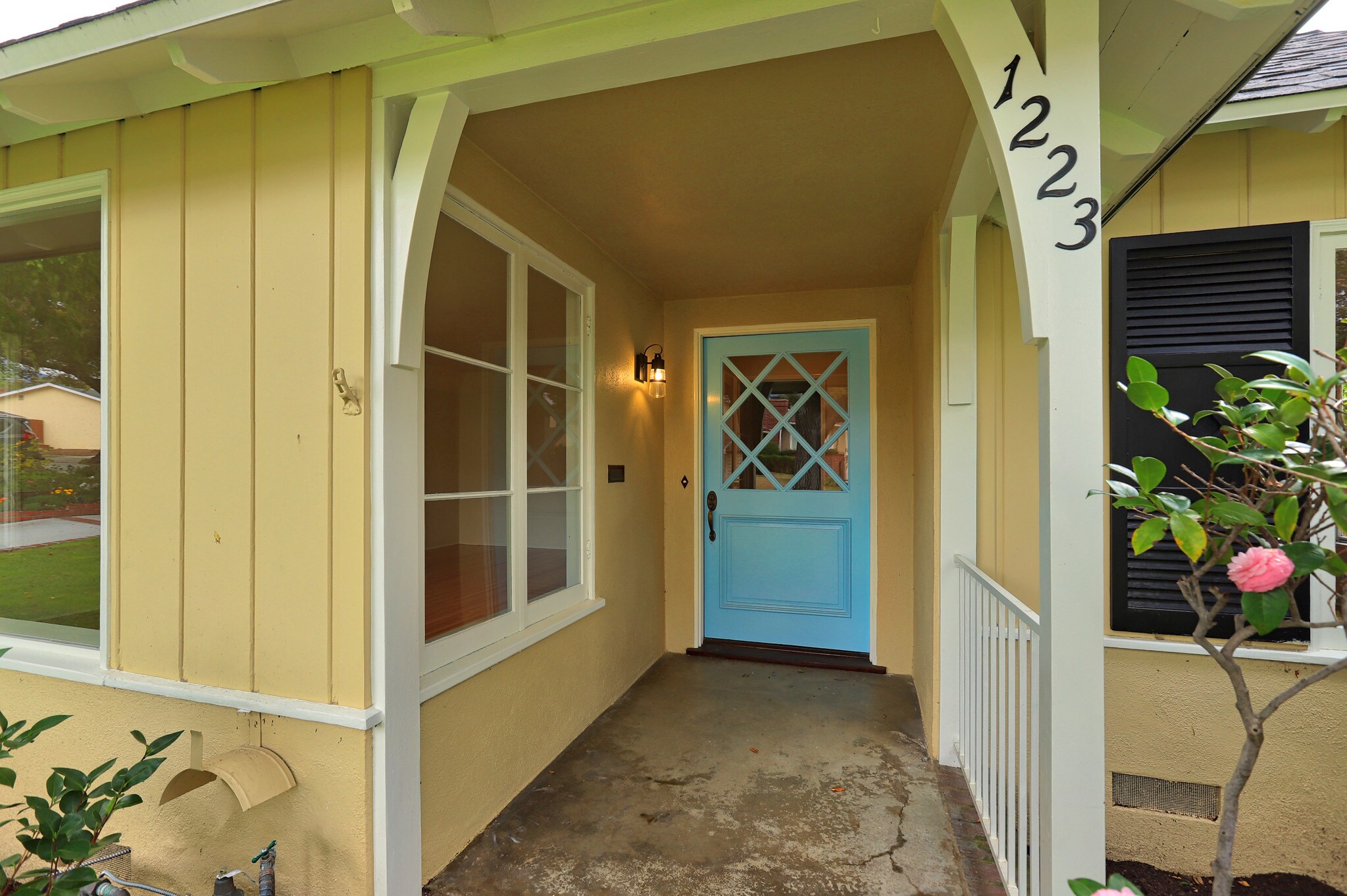Building Photo - 1223 Oak Cir Dr