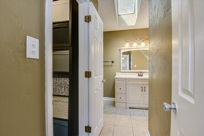 Building Photo - 630 Citation Ct