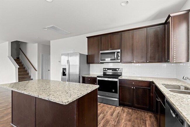 Building Photo - 457 Bedford Falls Ln