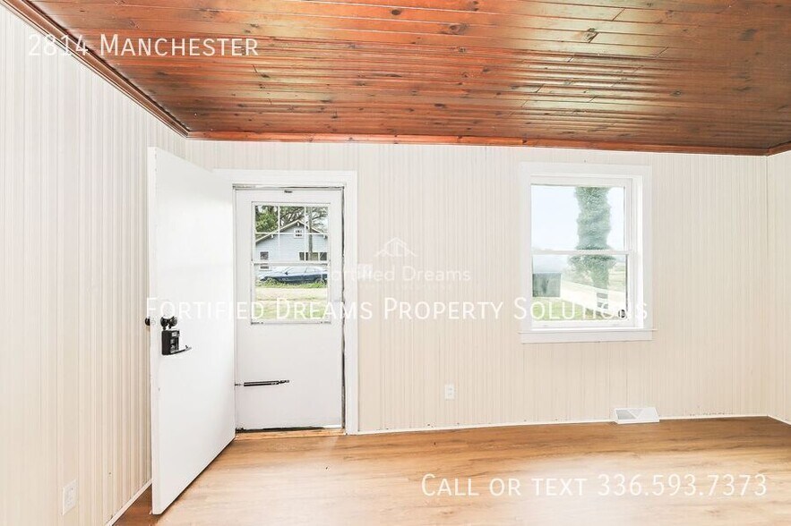 Building Photo - 2814 Manchester-