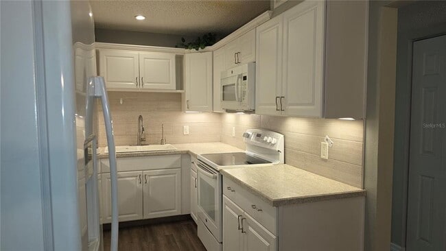 Building Photo - 12119 Sunny Glen Ln