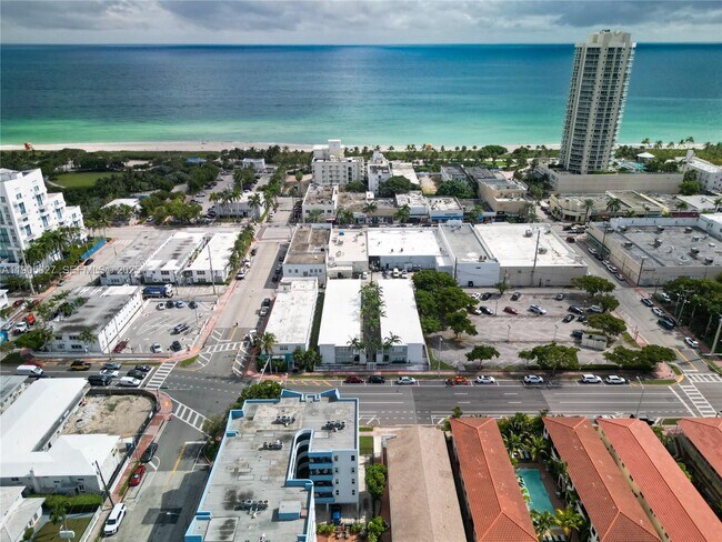 Building Photo - 7435 Harding Ave