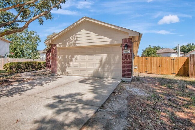 Building Photo - 2611 Desert Sage Dr