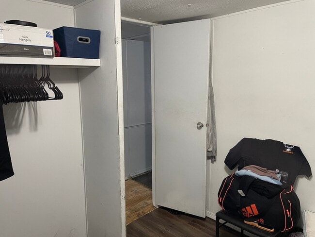 Building Photo - 2 Bed 1 Bath Mobile Home