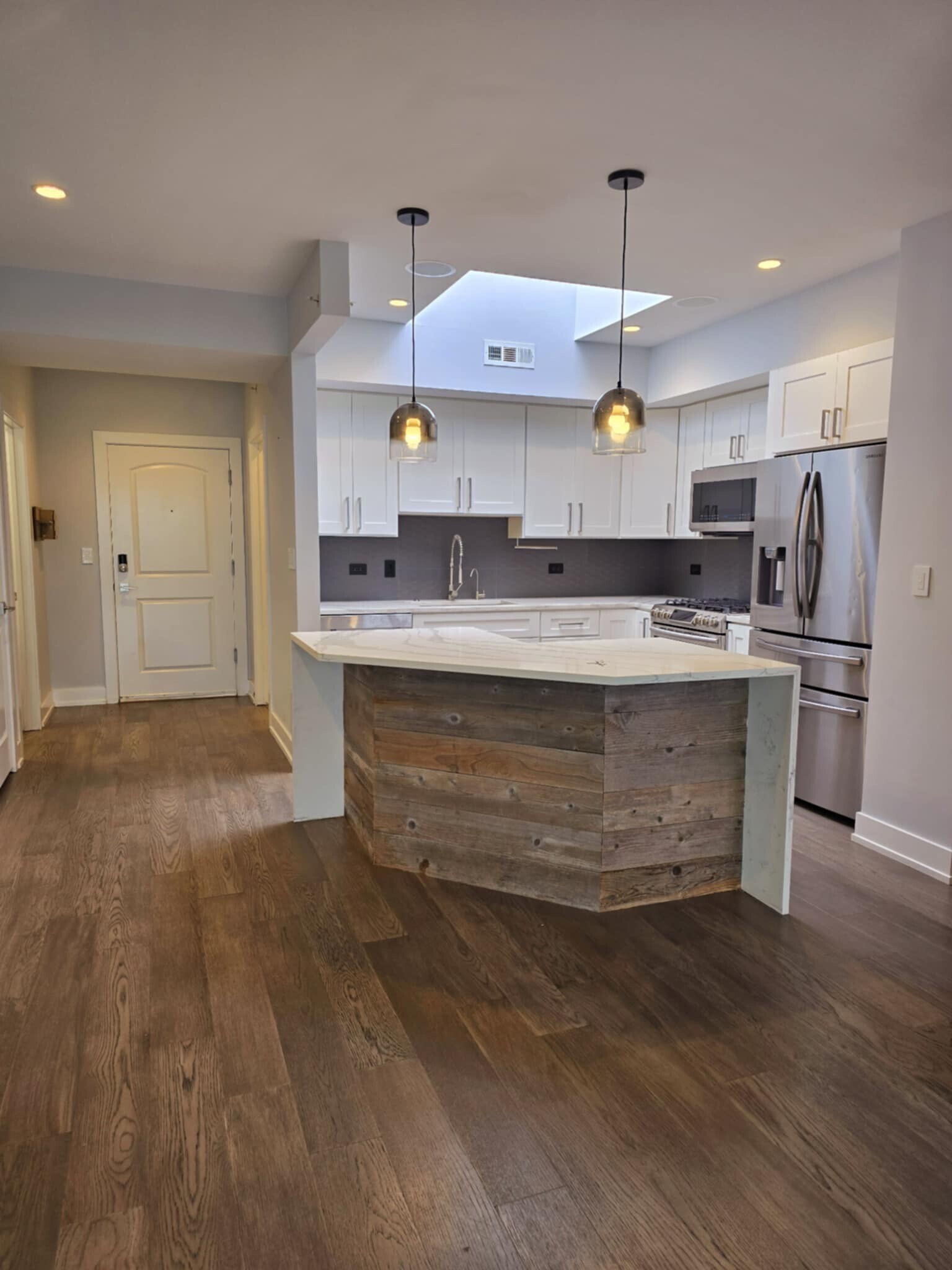 Building Photo - 635 Perrie Dr