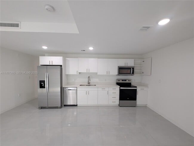 Building Photo - 26124 SW 146th Ave