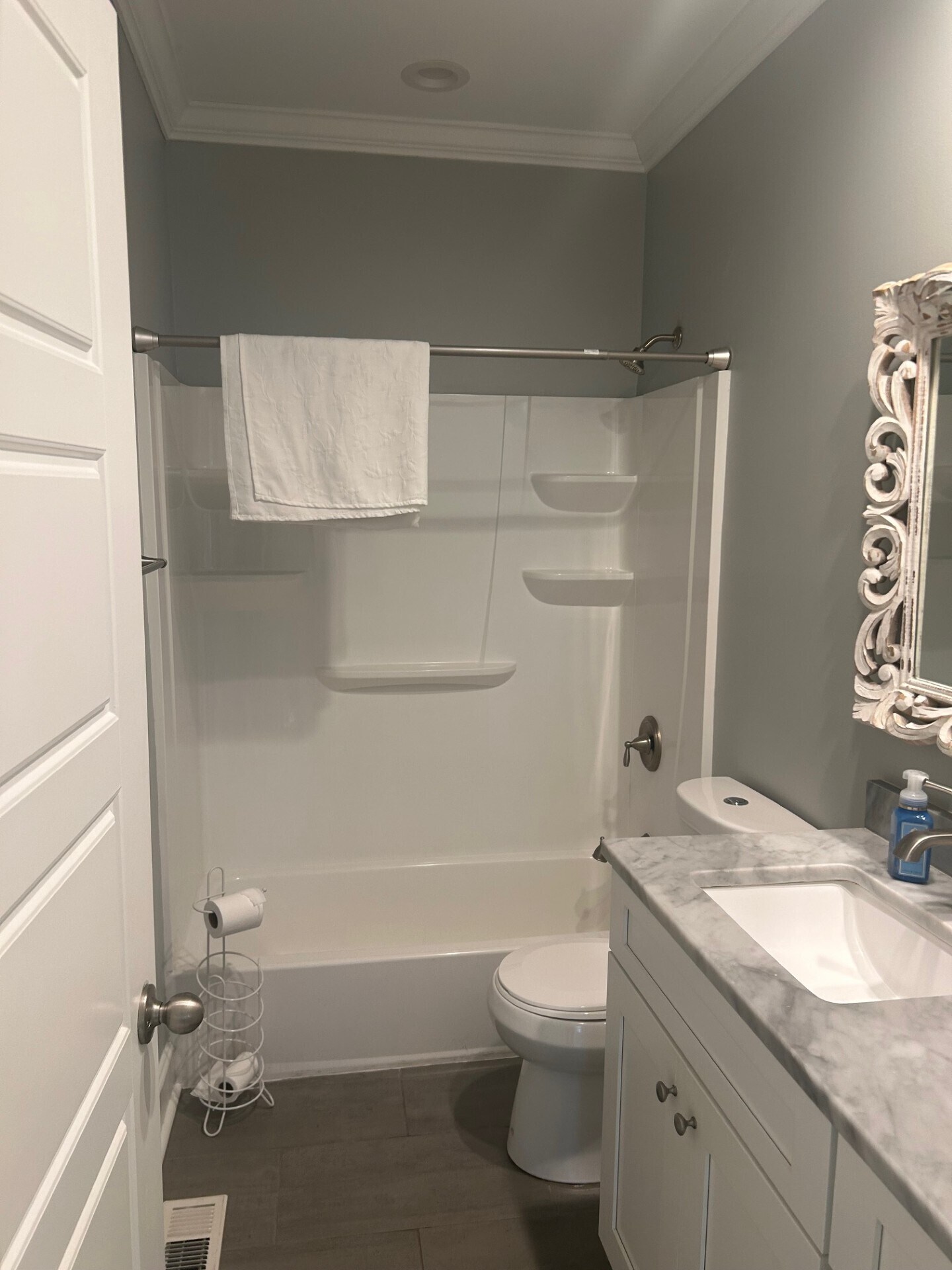 Building Photo - 3213 Bannon Dr