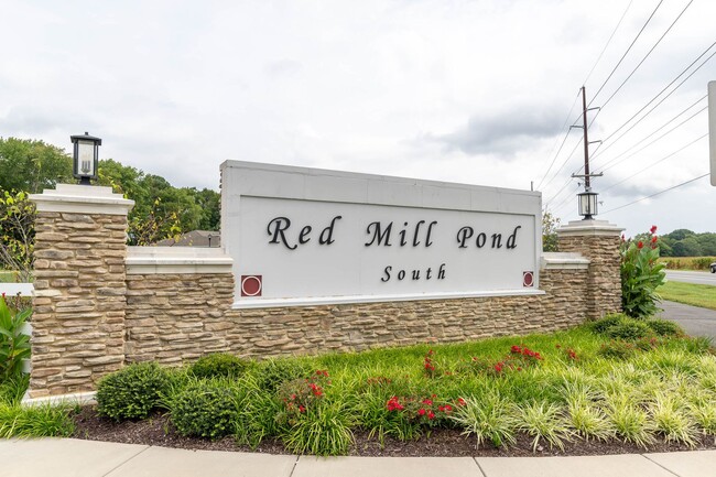 Building Photo - Welcome to Red Mill Pond South!