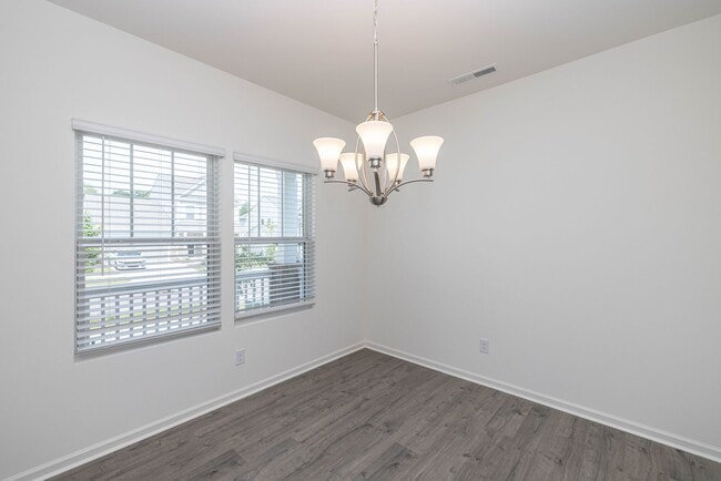 Building Photo - Beautiful 4 Bedroom Home Piedmont School D...
