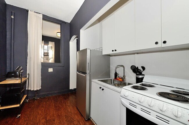 Building Photo - 1130 2nd Ave