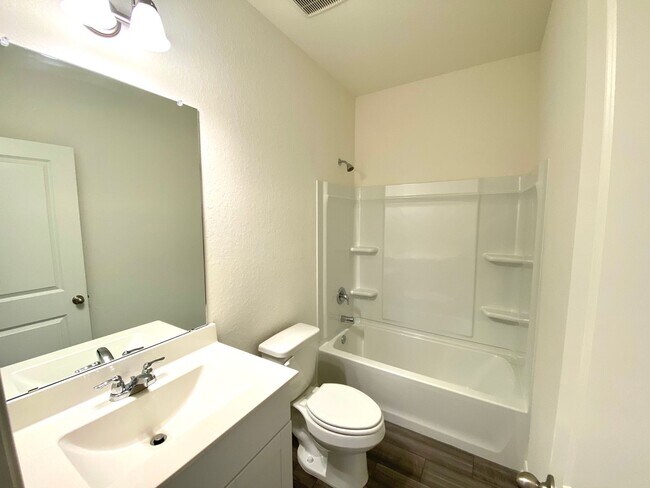 Building Photo - Modern Comfort Meets Prime Location – New ...