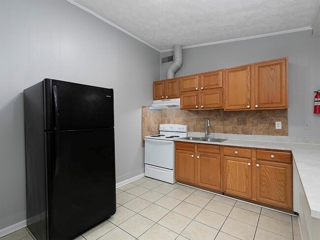 Building Photo - 2123 Hanfred Ct
