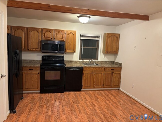 Building Photo - 509 Montgomery Dr