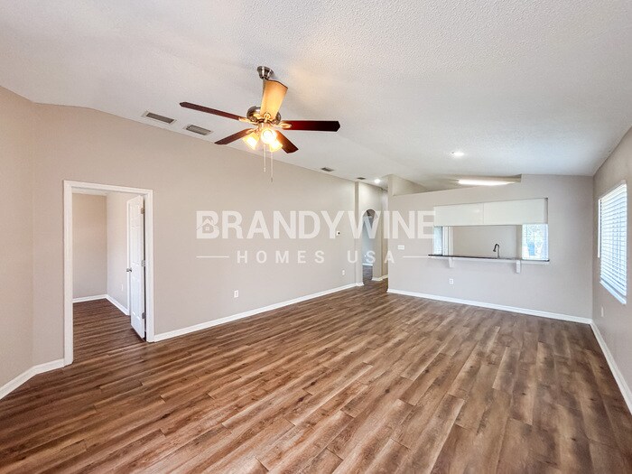 Building Photo - 11750 Lynmoor Dr