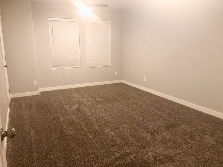 Primary bedroom - 329 N 680 E