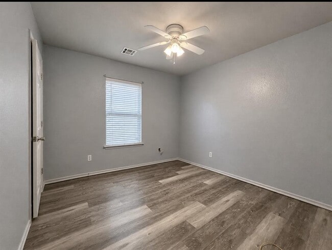 Building Photo - 4813 SE 87th Terrace