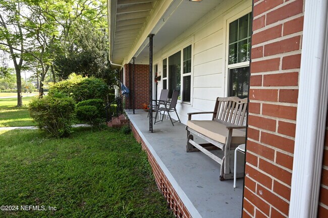 Building Photo - 5054 Pirates Cove Rd