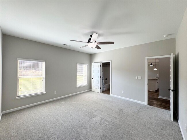 Building Photo - 6135 Stillwood Ln