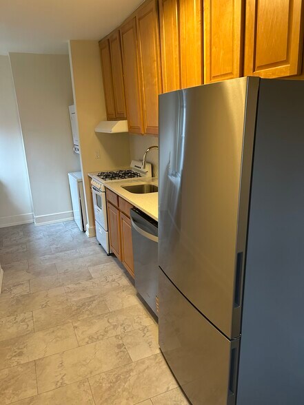 Building Photo - 415 E Capitol St SE