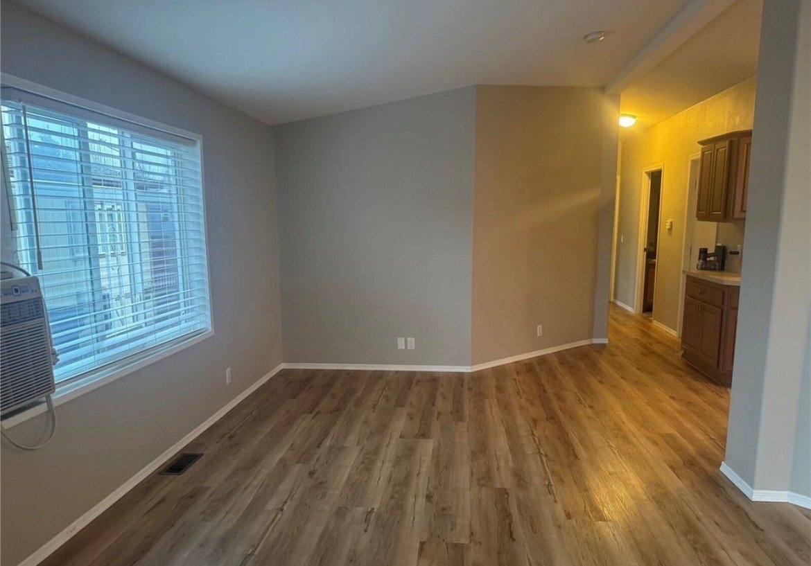 Building Photo - 151 Cardinal Ln
