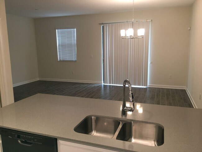 Building Photo - BEAUTIFUL CHAMPIONSGATE HOME WITH LAKE VIEW