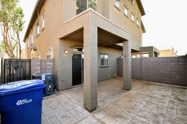Building Photo - 2024 S Baldwin