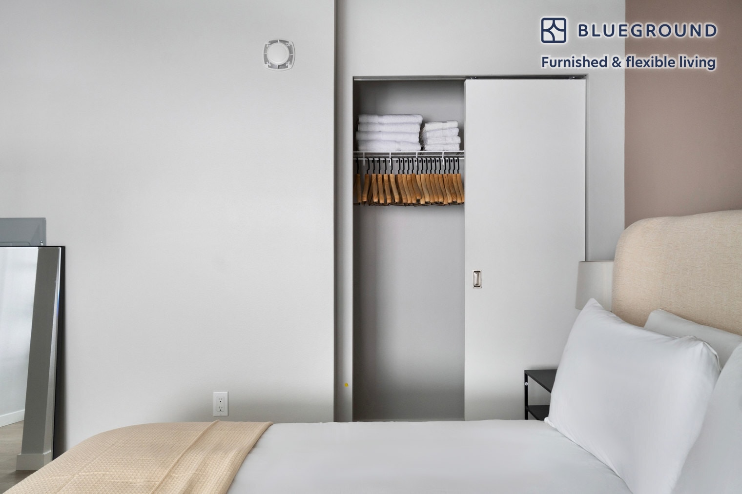 Building Photo - 2222 15th Ave W