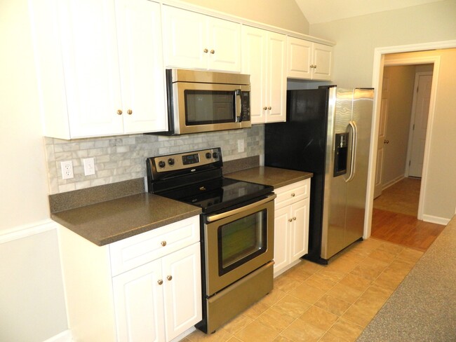 Building Photo - 1099 Maple Ridge Ct