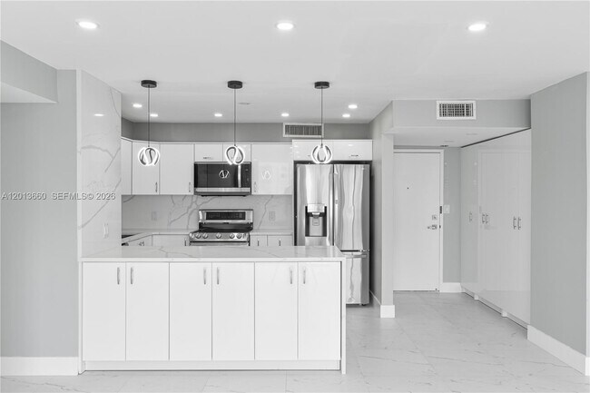 Building Photo - 2851 NE 183rd St