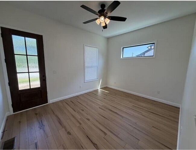 Building Photo - 257 Curdsville Rd