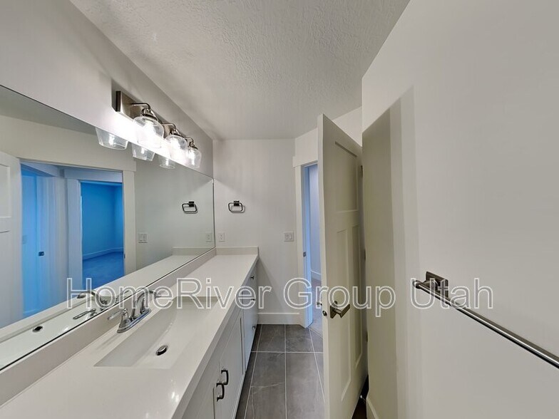 Building Photo - 3461 Peebles Ct