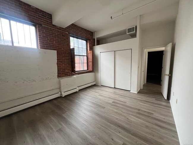 Building Photo - 74 Union Pl