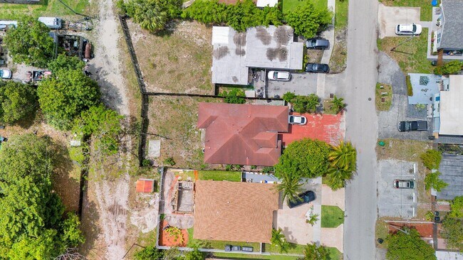 Building Photo - 339 NW 5th Ave