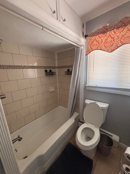 Building Photo - 3 Averill Ter