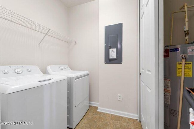 Building Photo - 11251 Campfield Dr