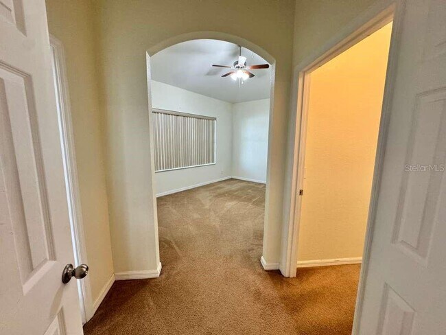 Building Photo - 221 Tower View Dr E