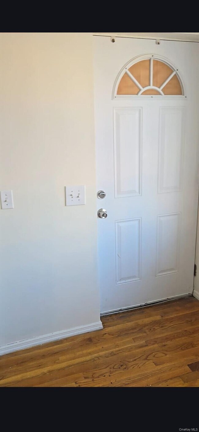 Building Photo - 127-28 103rd Rd