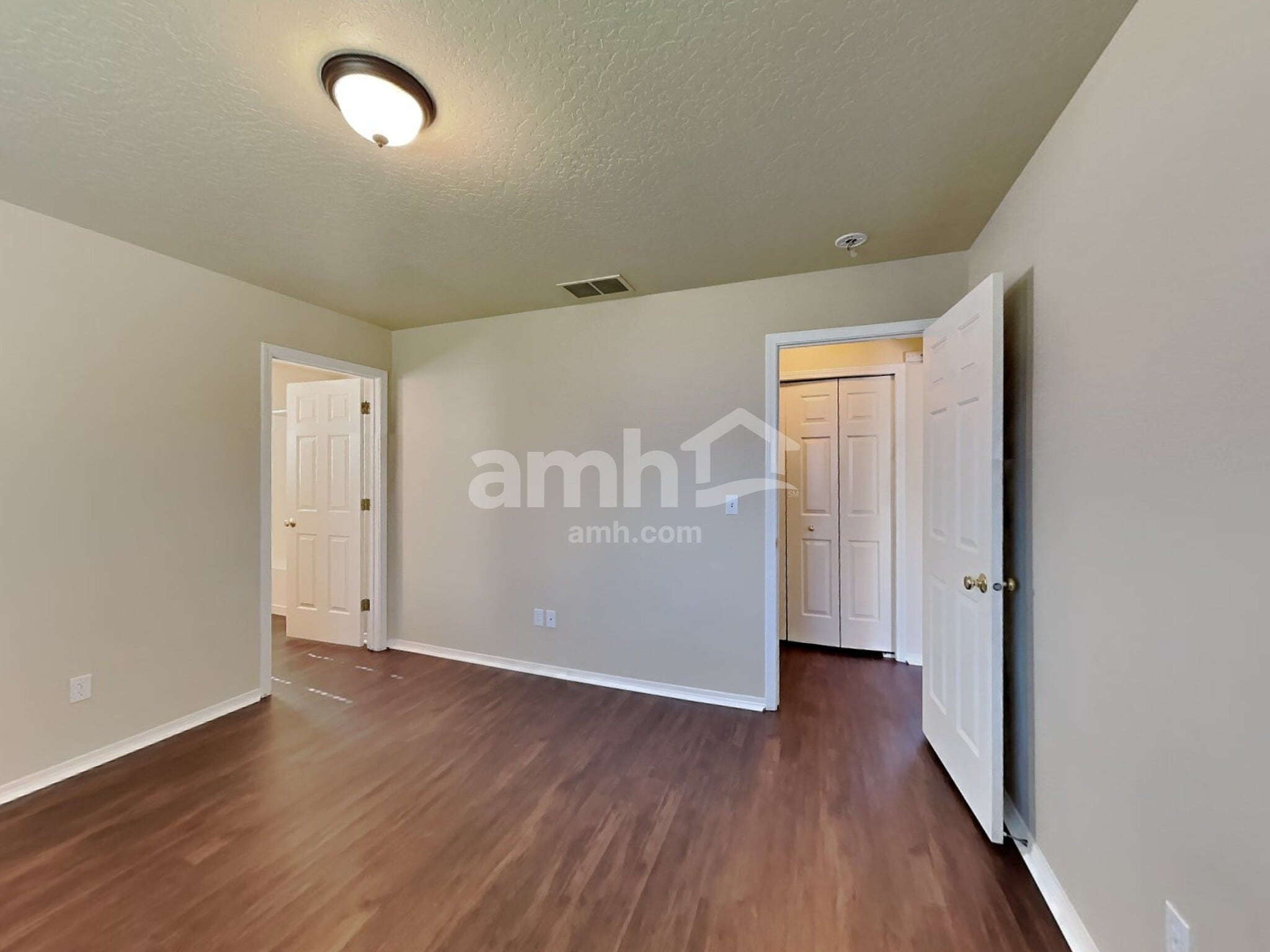 Building Photo - 7702 Bridgeport Dr